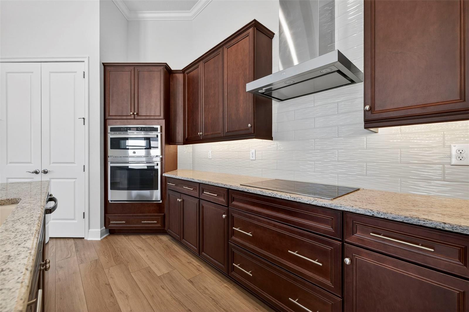 Built-in oven & microwave