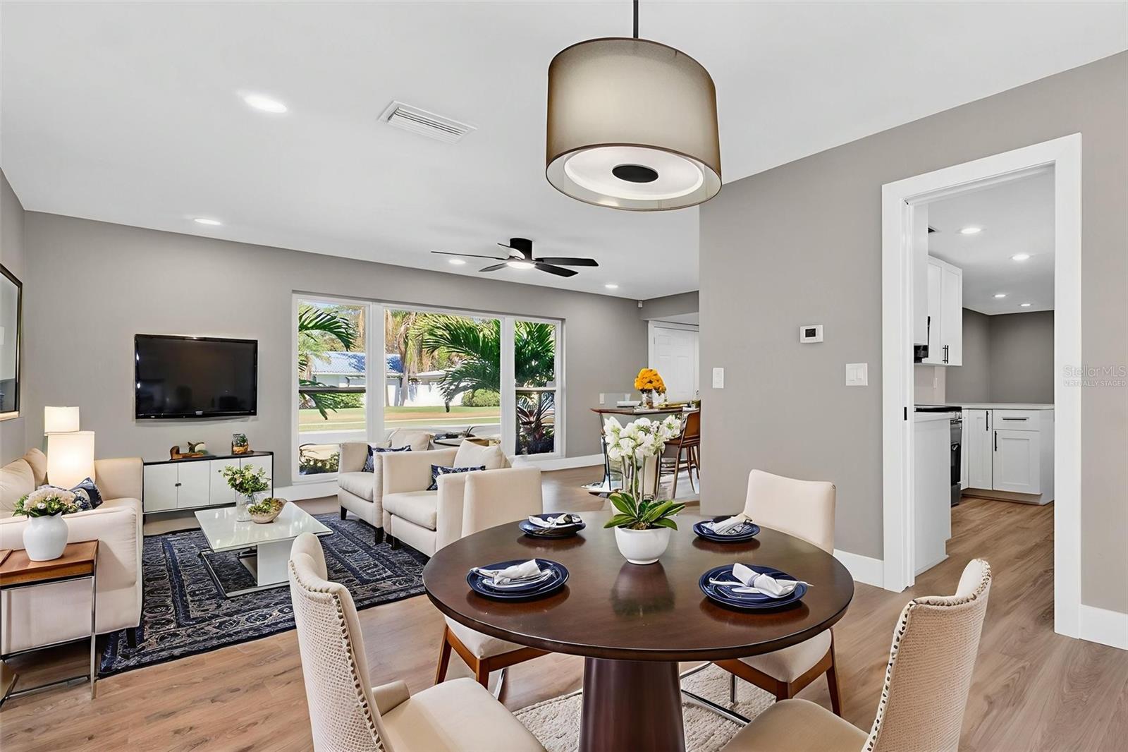 The ideal set up for your family to relish in. Virtually staged