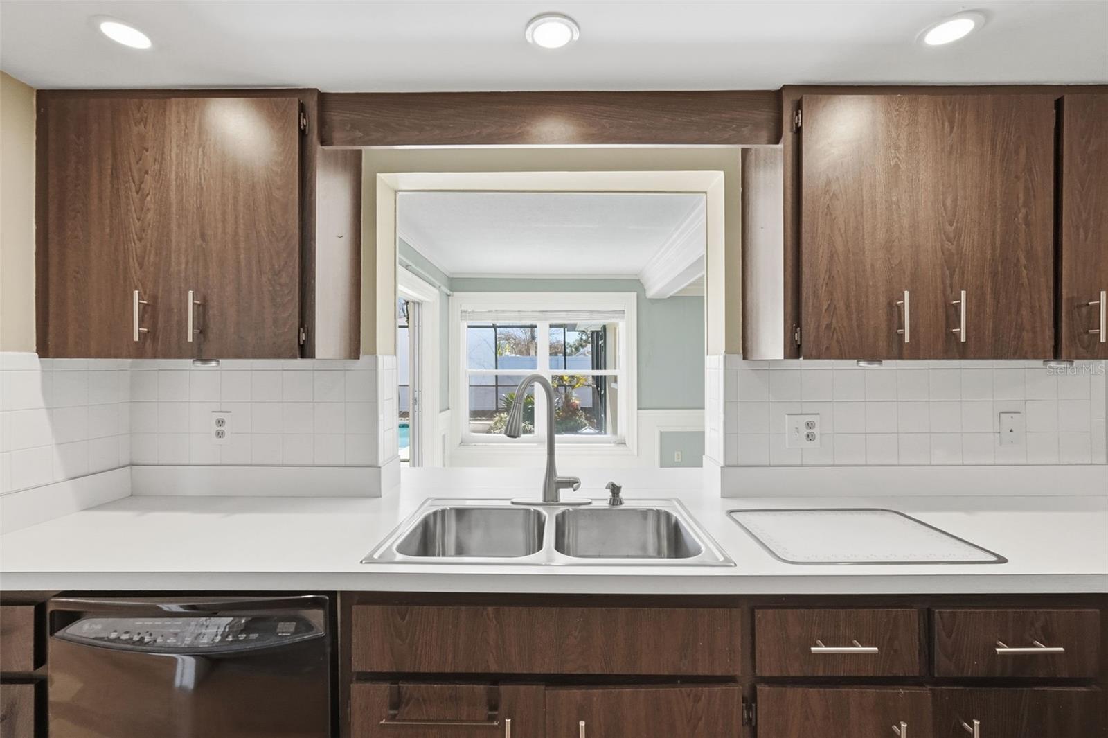 Kitchen Open to Family Room, Lanai & Pool