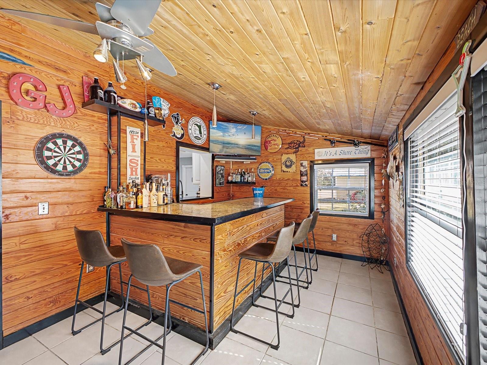 Florida/Bar room