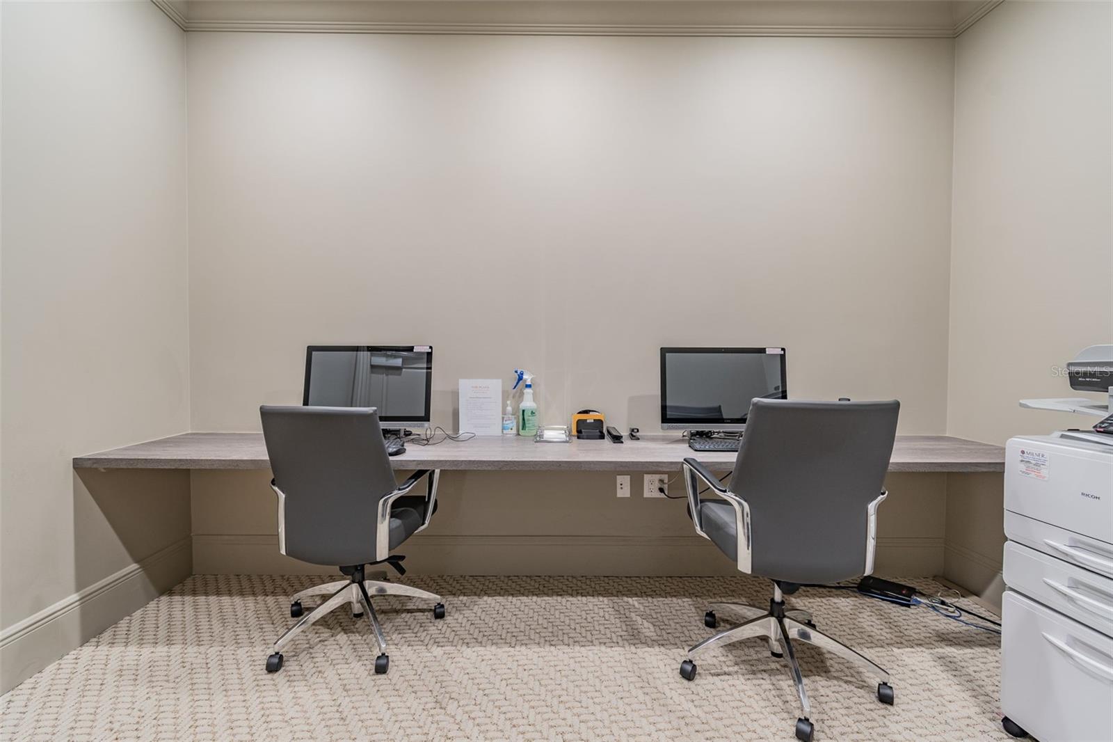 4th Floor: Business Center