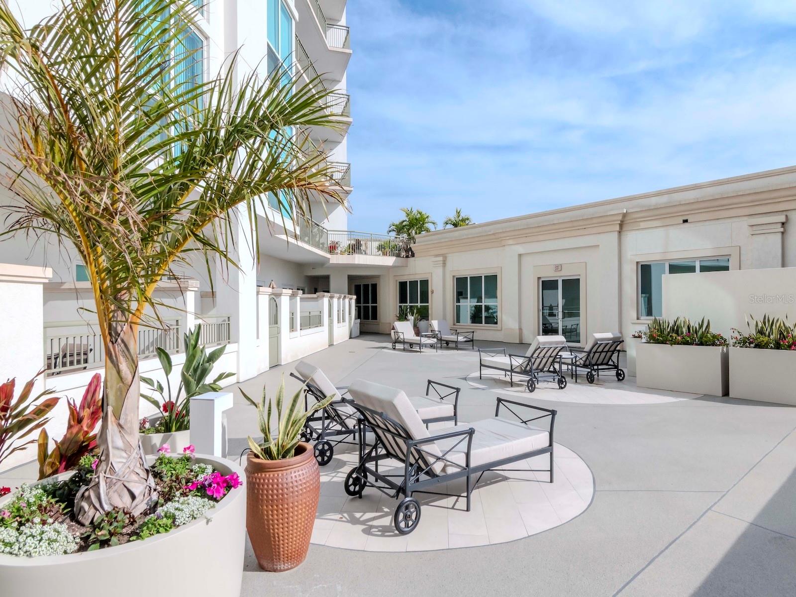 Dedicated sunbathing area