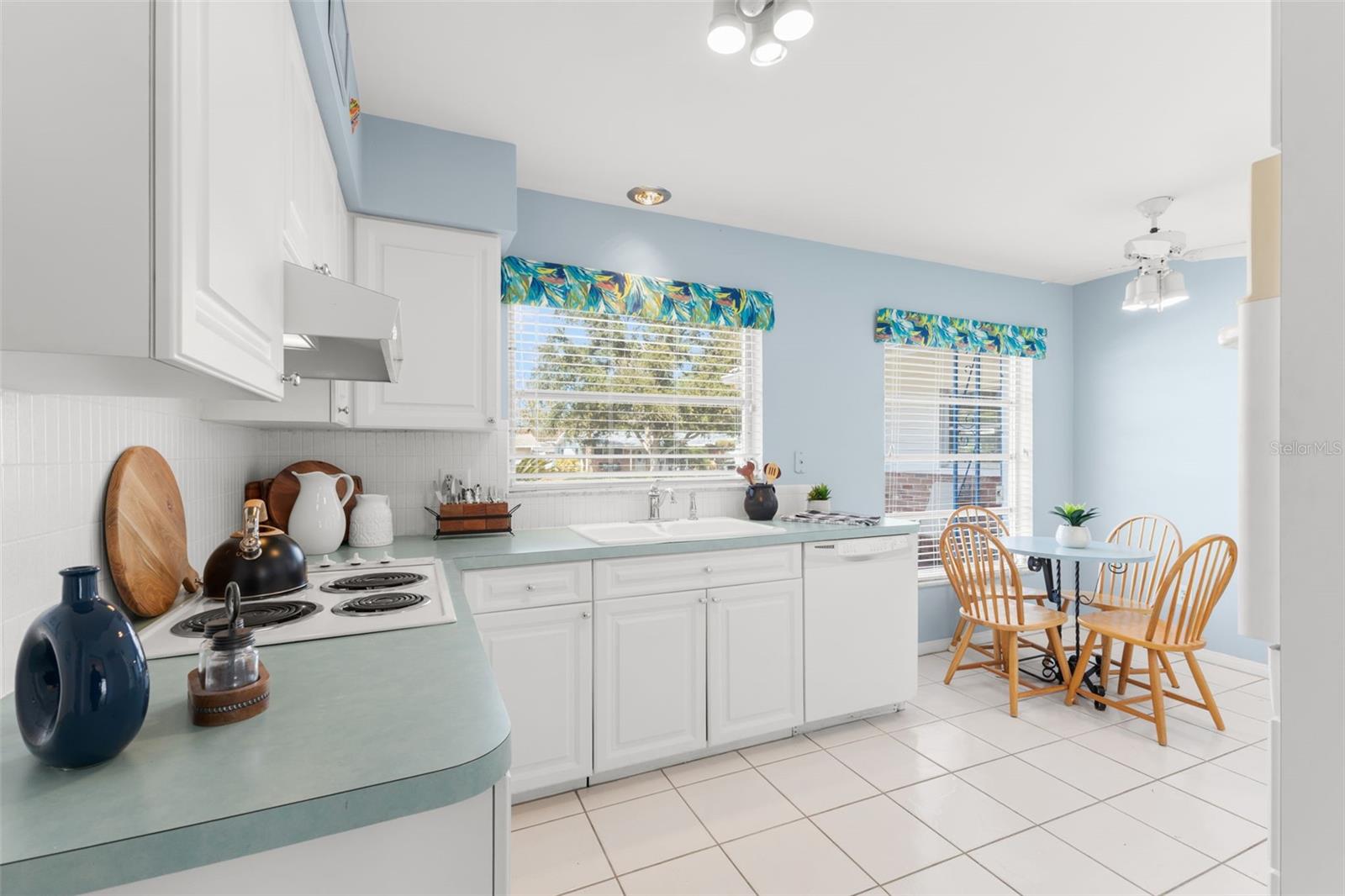 Kitchen with eating area