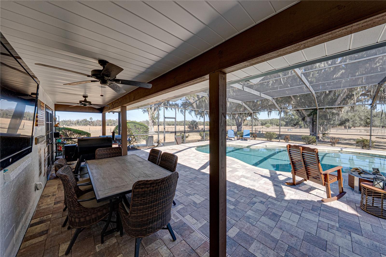 Dining and entertaining areas