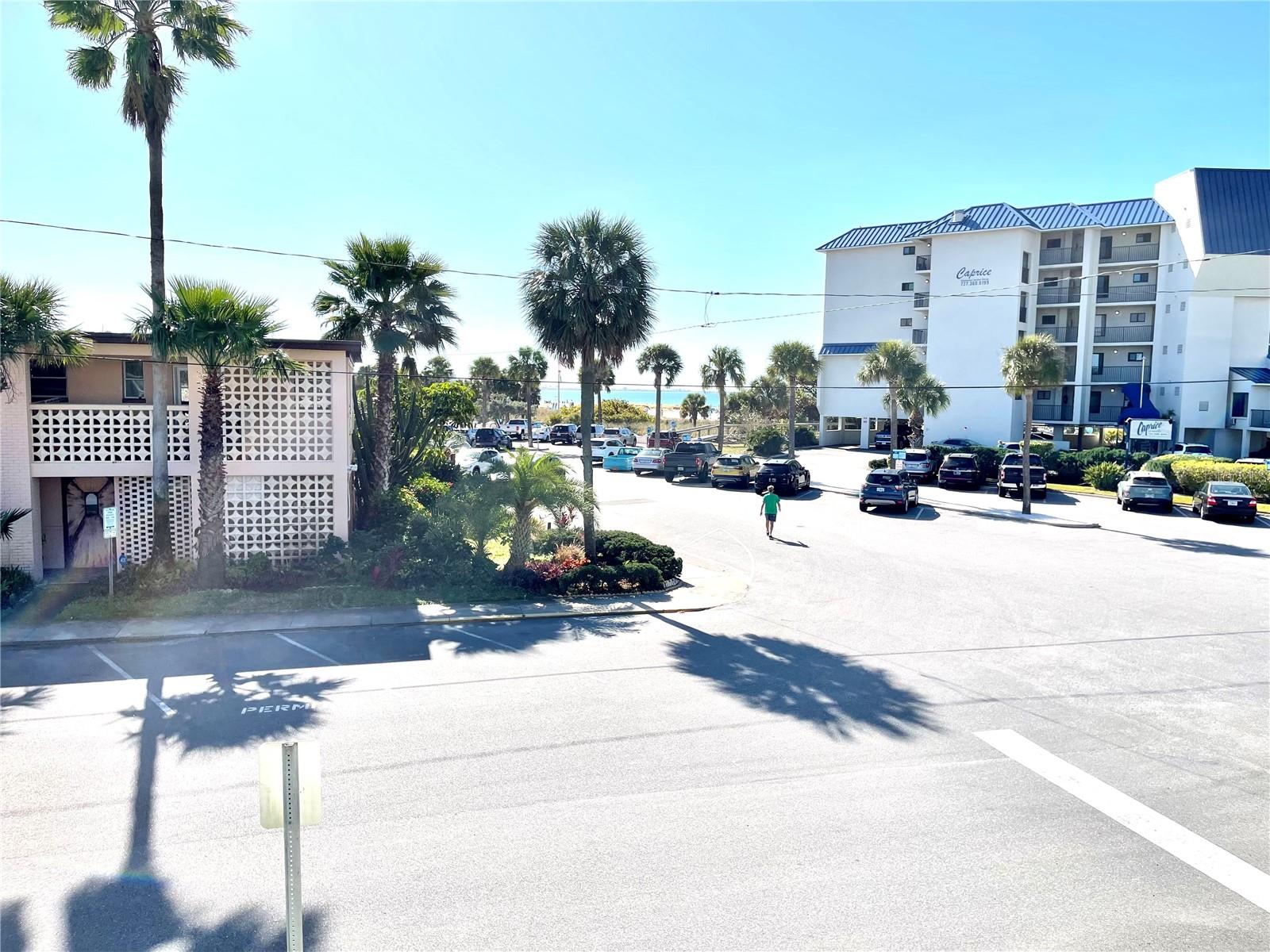 WALK TO THE BEACH ACROSS THE STREET