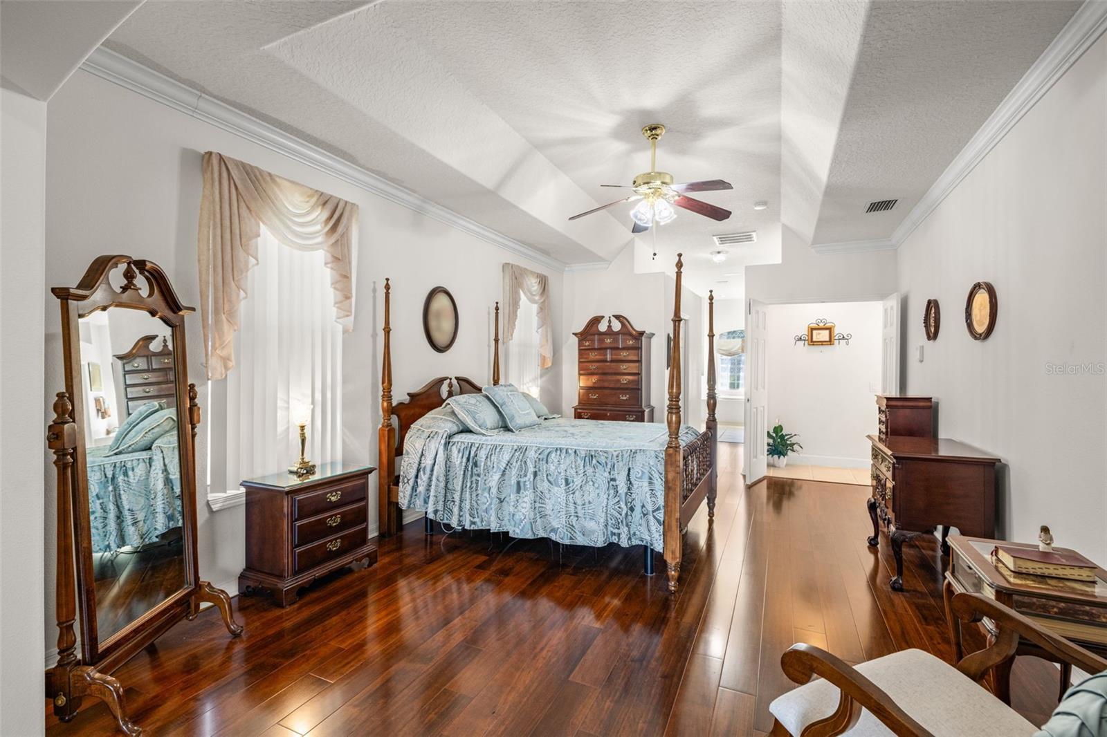 Primary bedroom-downstairs