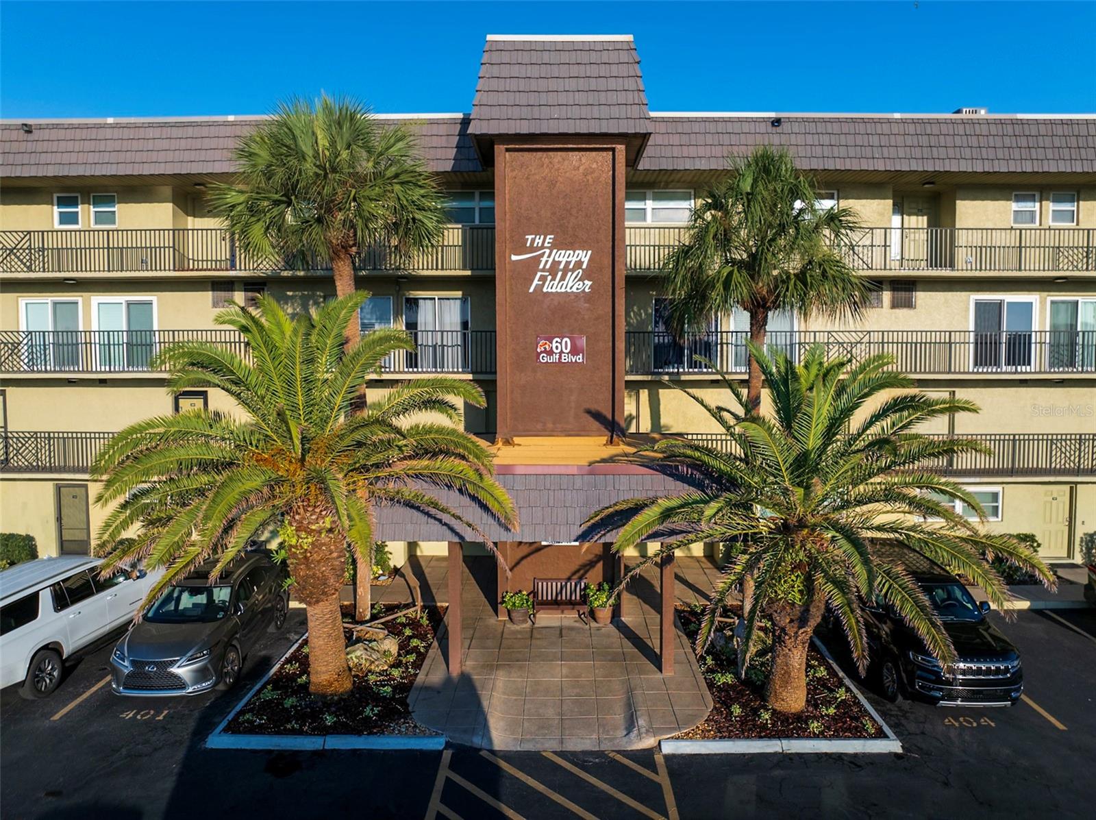 The Fiddler is a small condominium of 34 units with an onsite manager that takes care of everything for you-including rentals!
