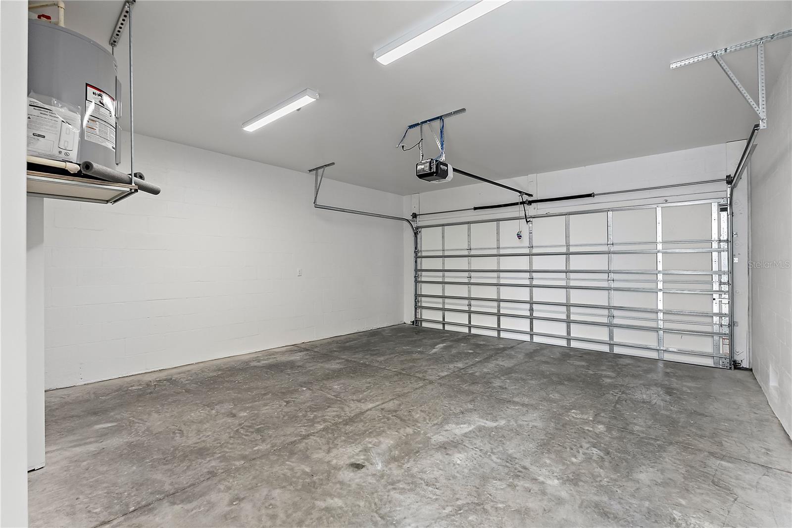 2 Car Garage (with alley access)