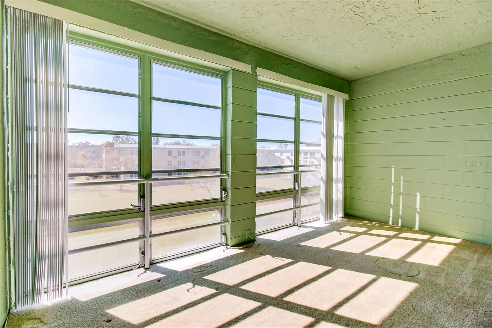 Enclosed Florida room