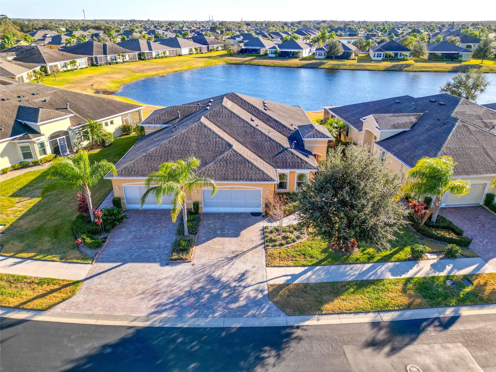 633 Chipper Dr - Welcome Home!