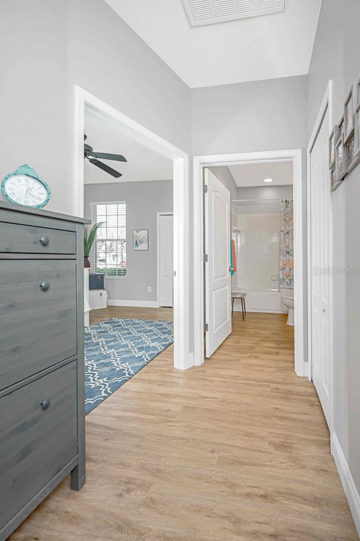 Hallway to front room ad 2nd full bath