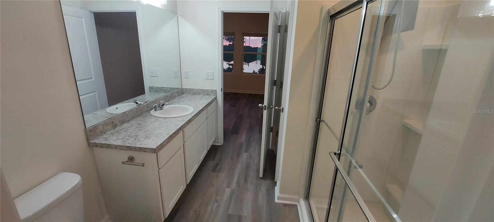 Master En-suite Bathroom