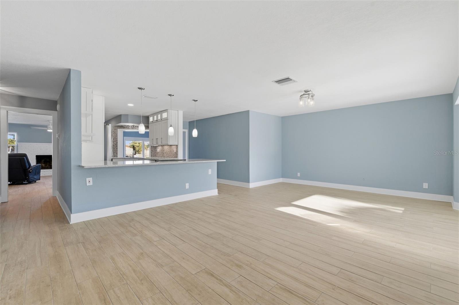 Dining area and breakfast bar
