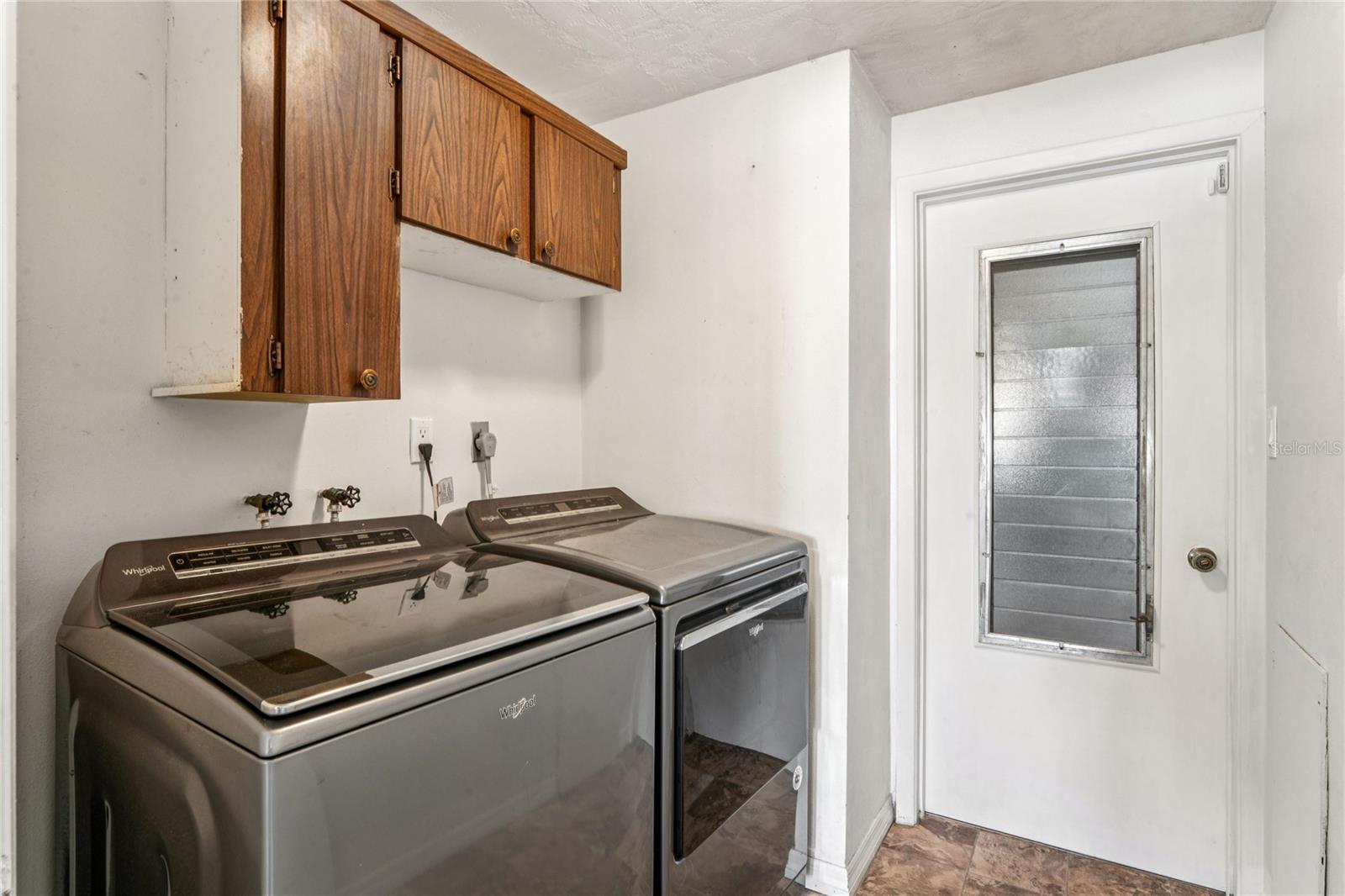 Laundry Room w door to garage