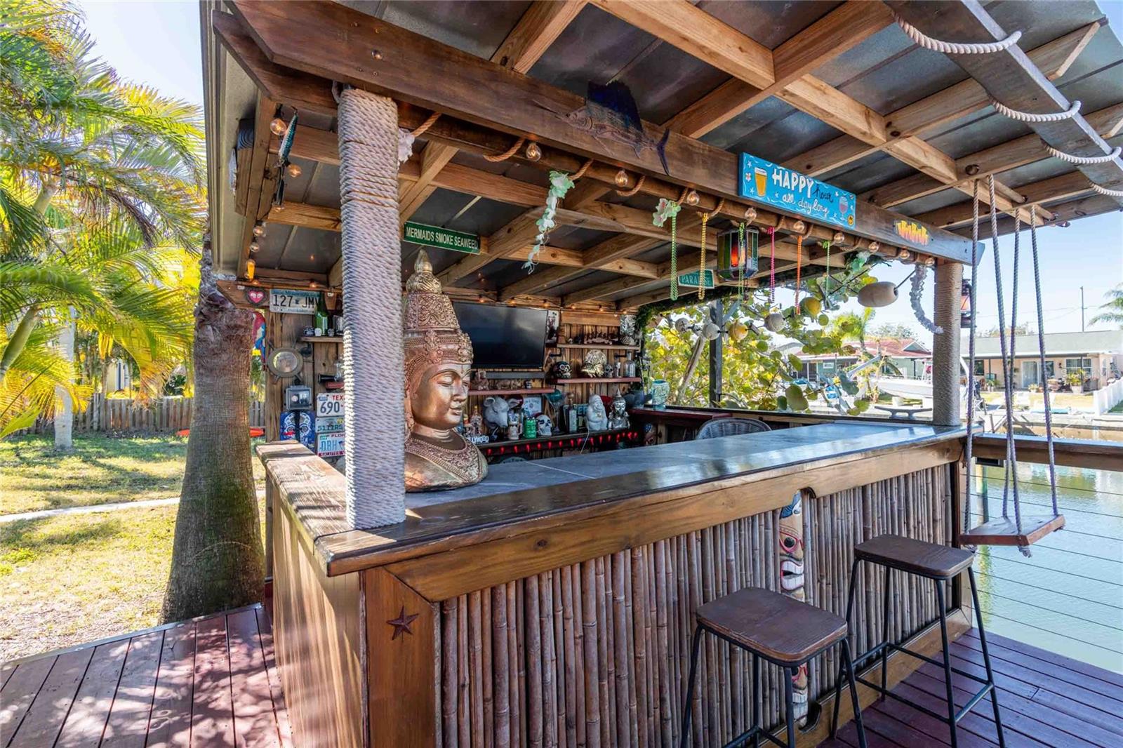 Large Tiki Bar