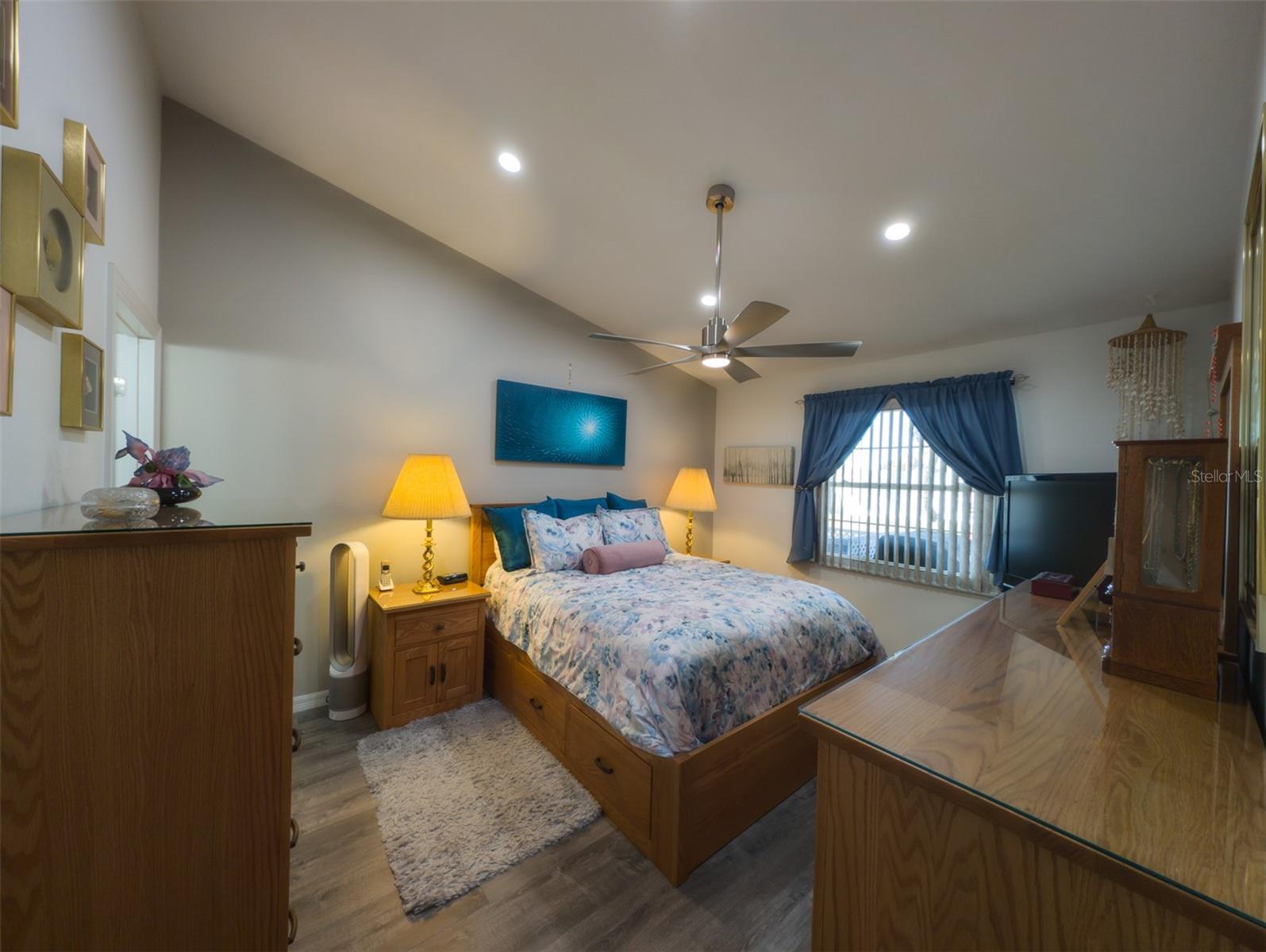 Primary bedroom has en suite bath