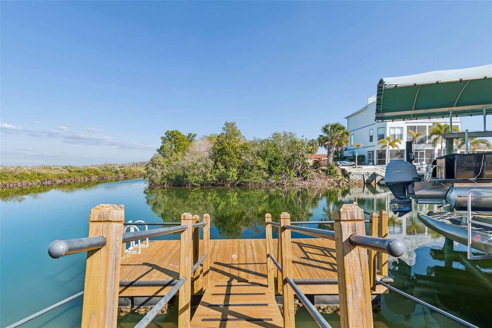 oat dock – showing main dock + additional dock