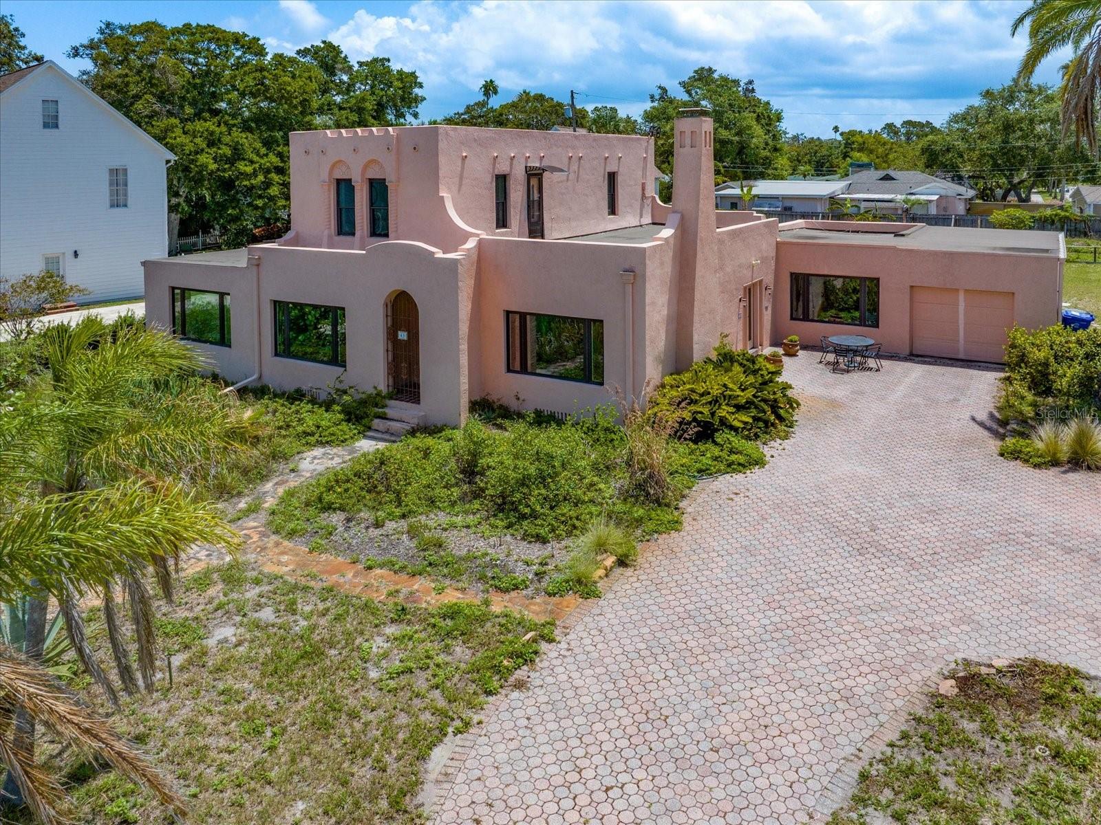 Front view with driveway