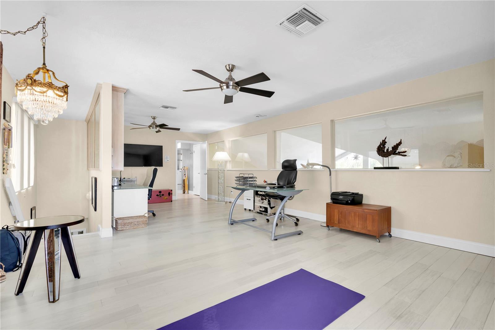 3rd.floor  5th. bedroom/office