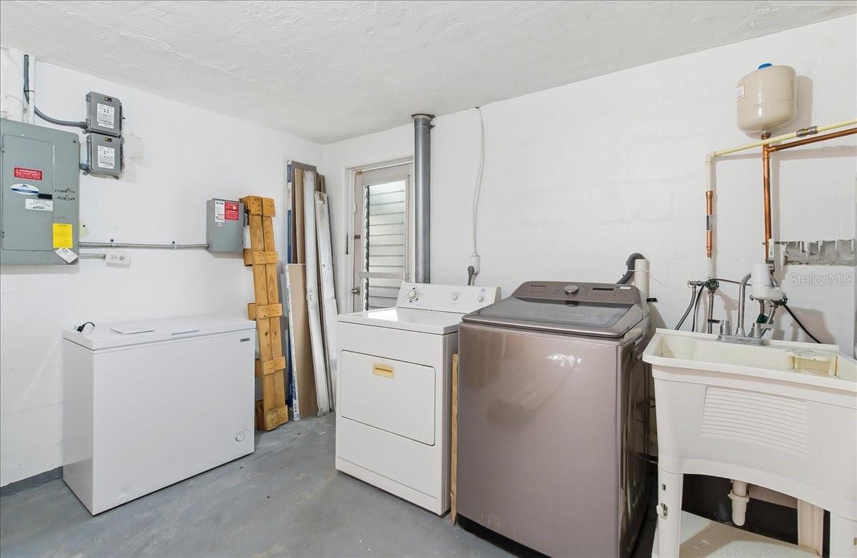 Washer, Dryer and Freezer Convey