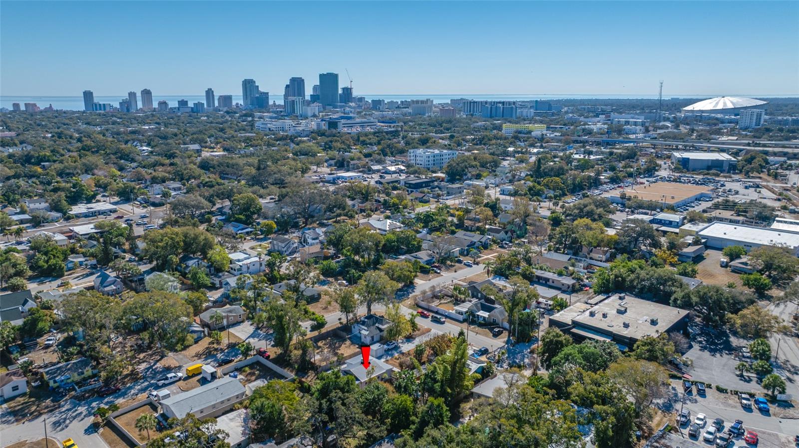 Minutes from downtown and beaches!