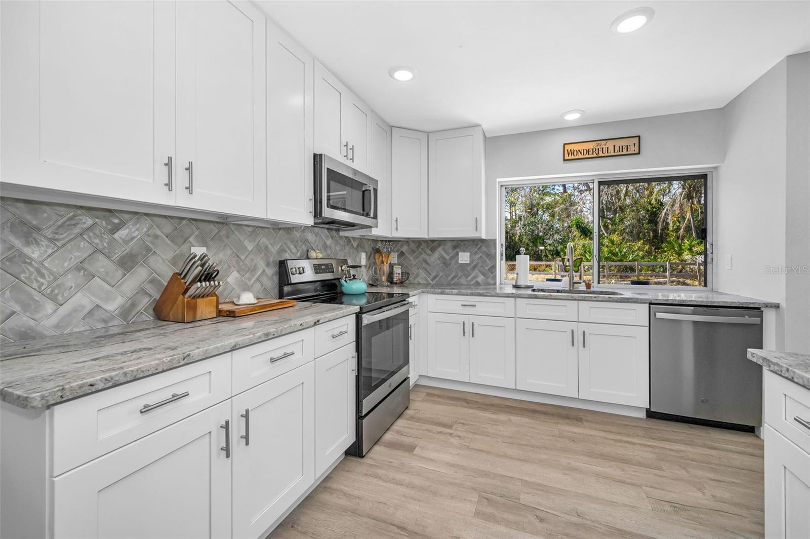 Designer Backsplash - Stainless Steel Appliances