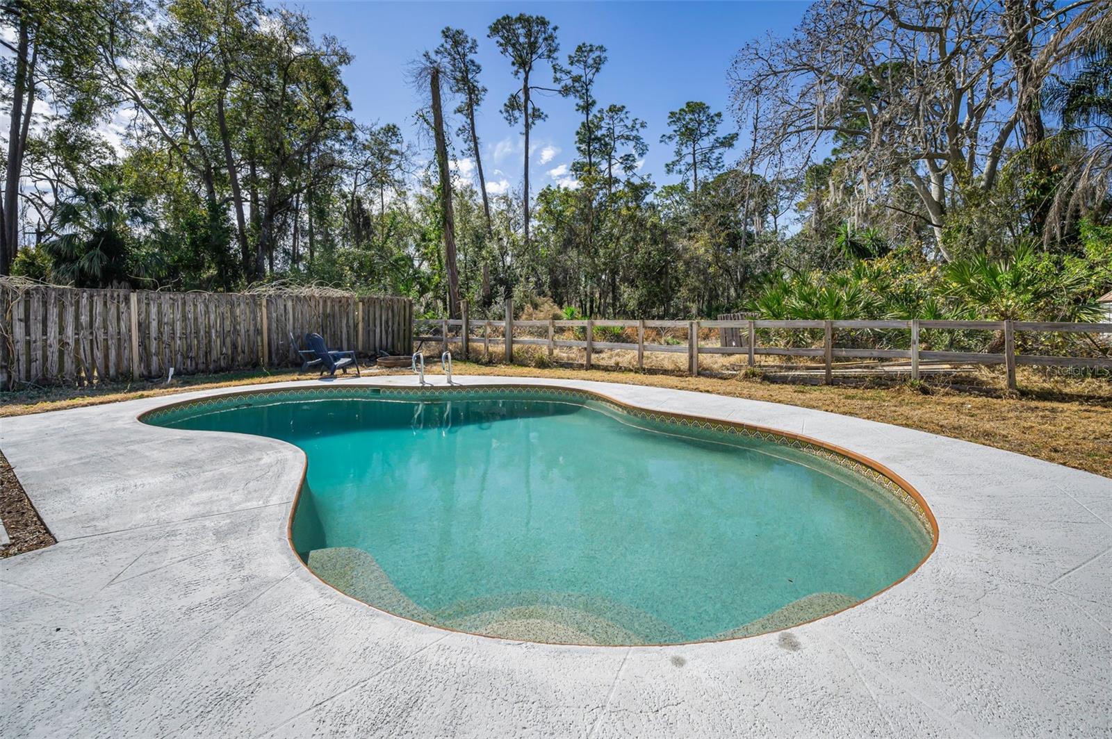 8-9' Pool - newer Pebble tec finish