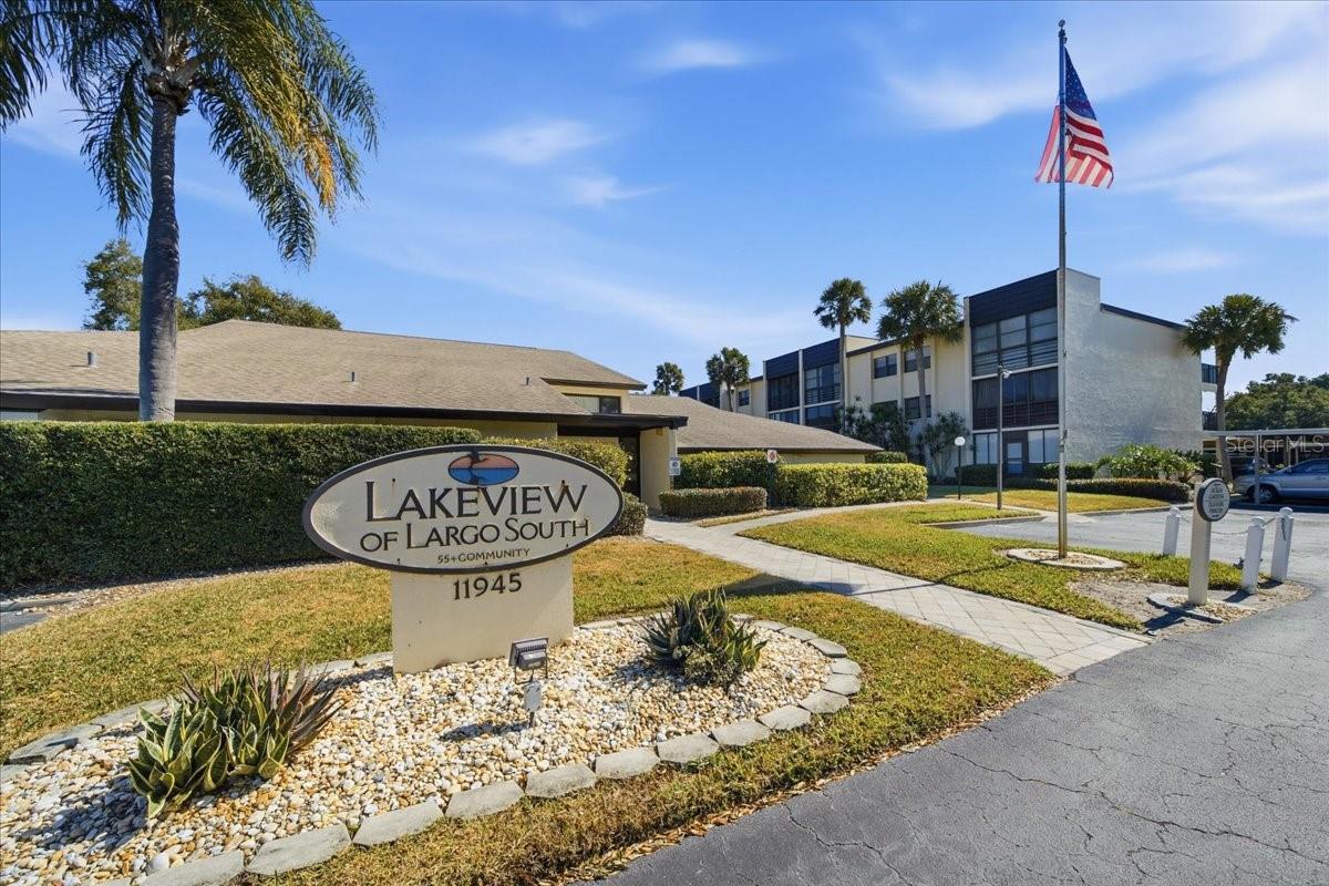 Lakeview of Largo South - LOW MONTHLY DUES of $363 which includes internet, cable, and water.  GATED ACCESS TO PUBLIX AND SHOPPING NEAR THE UNIT!