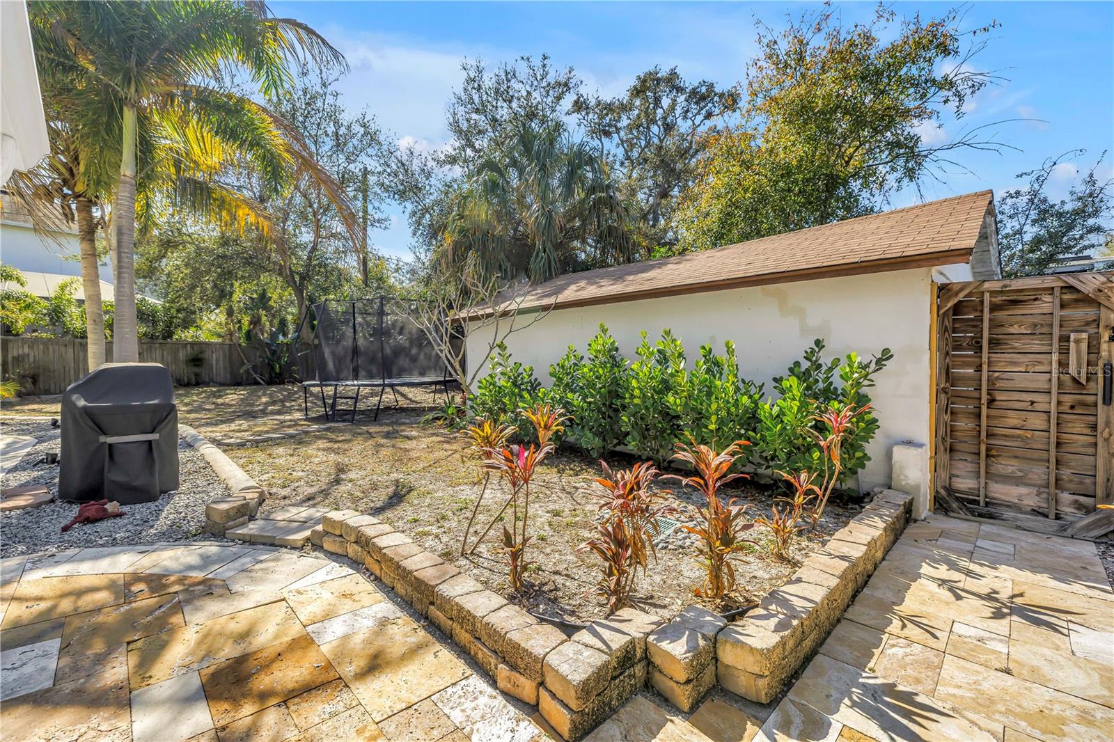 1-car garage and side entry to backyard