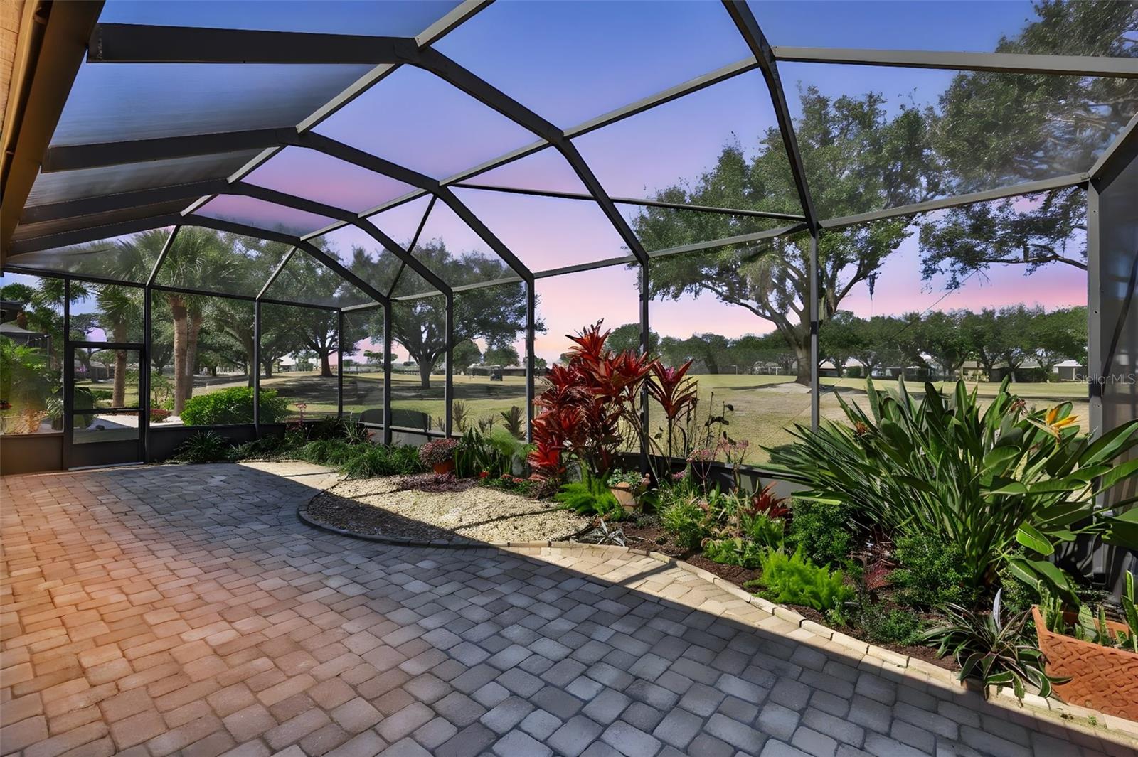 This beautifully screened space is perfect for enjoying all that Florida has to offer.