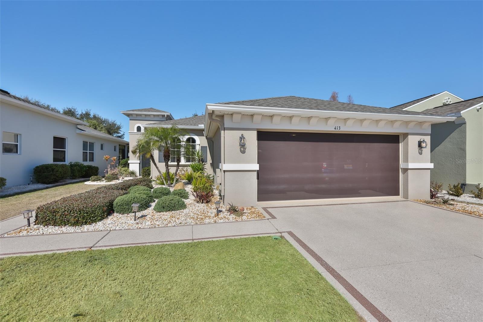 Garage has privacy screen.
