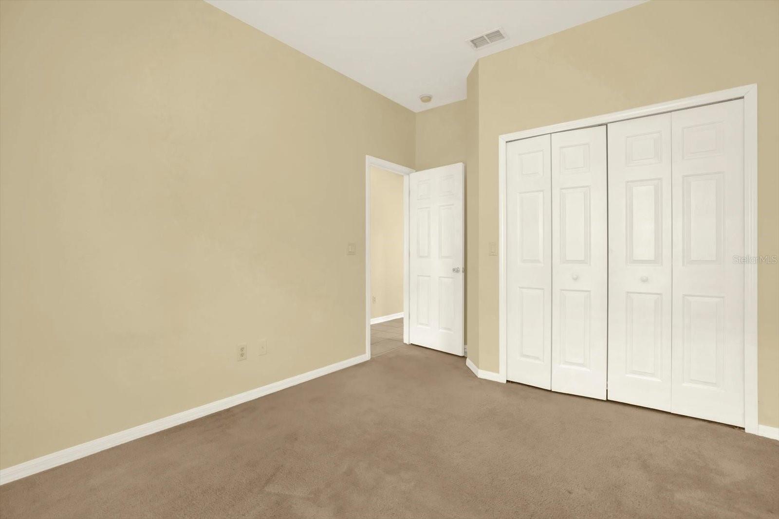 Additional bedroom ideal for guests or home office