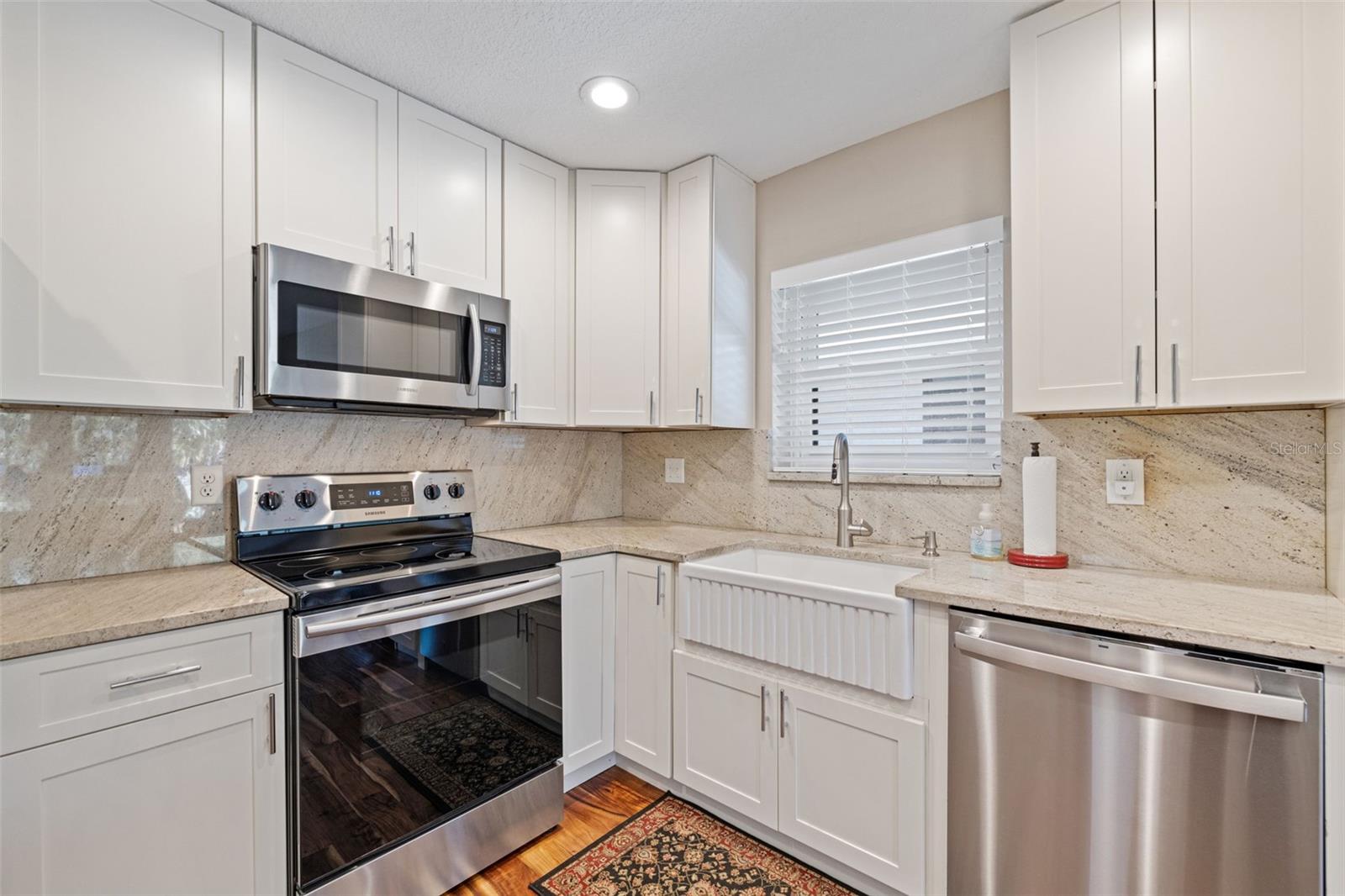 Kitchen / Granite Backsplash