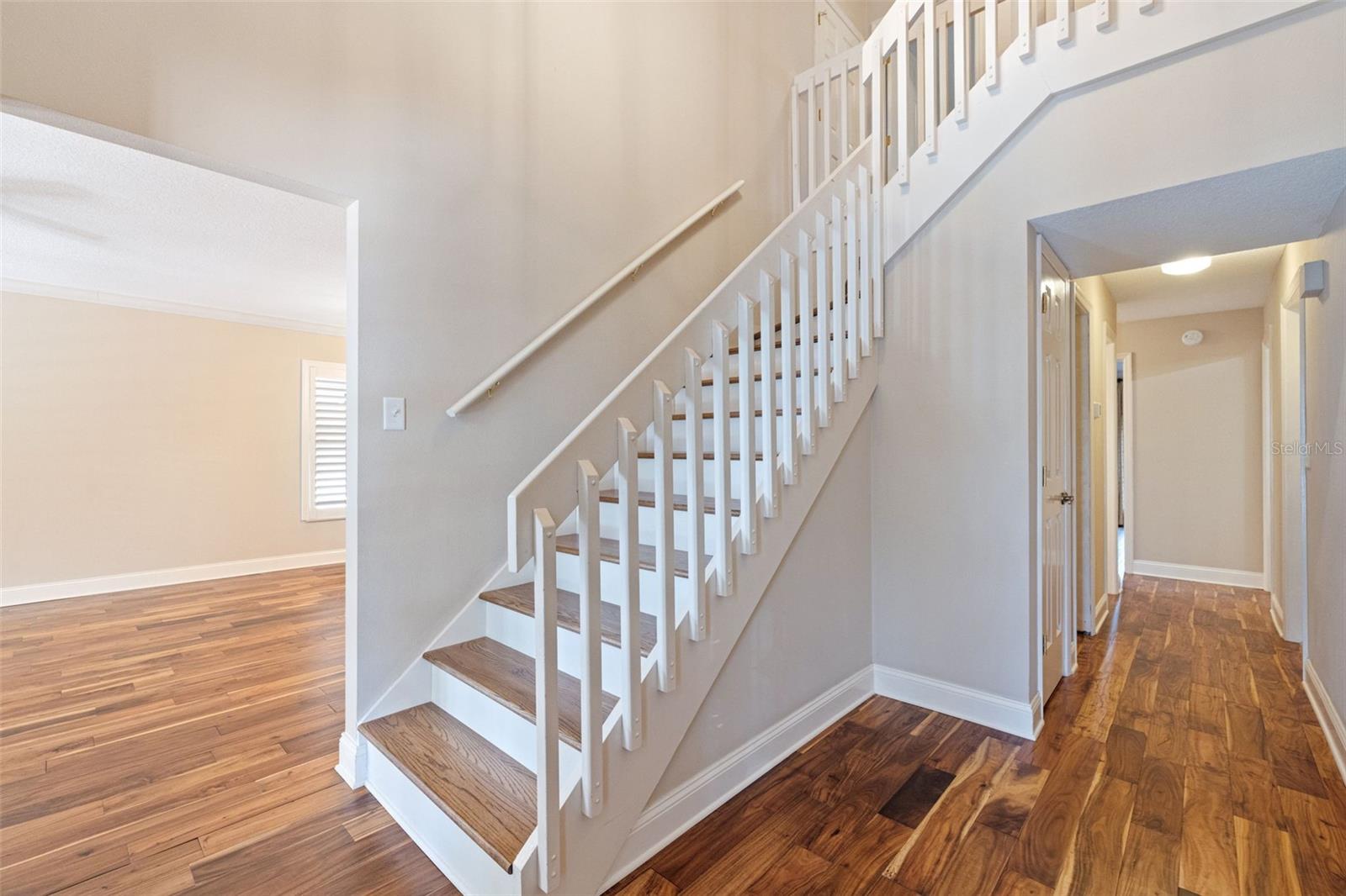 Foyer W/Living Room Left