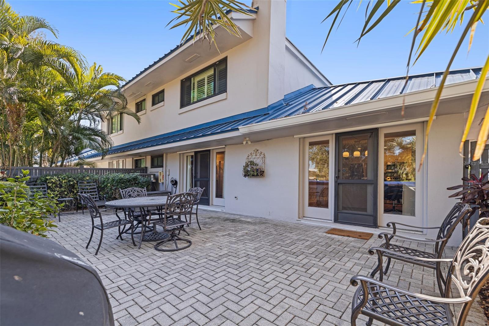 Expansive Patio / Kitchen Screen Door