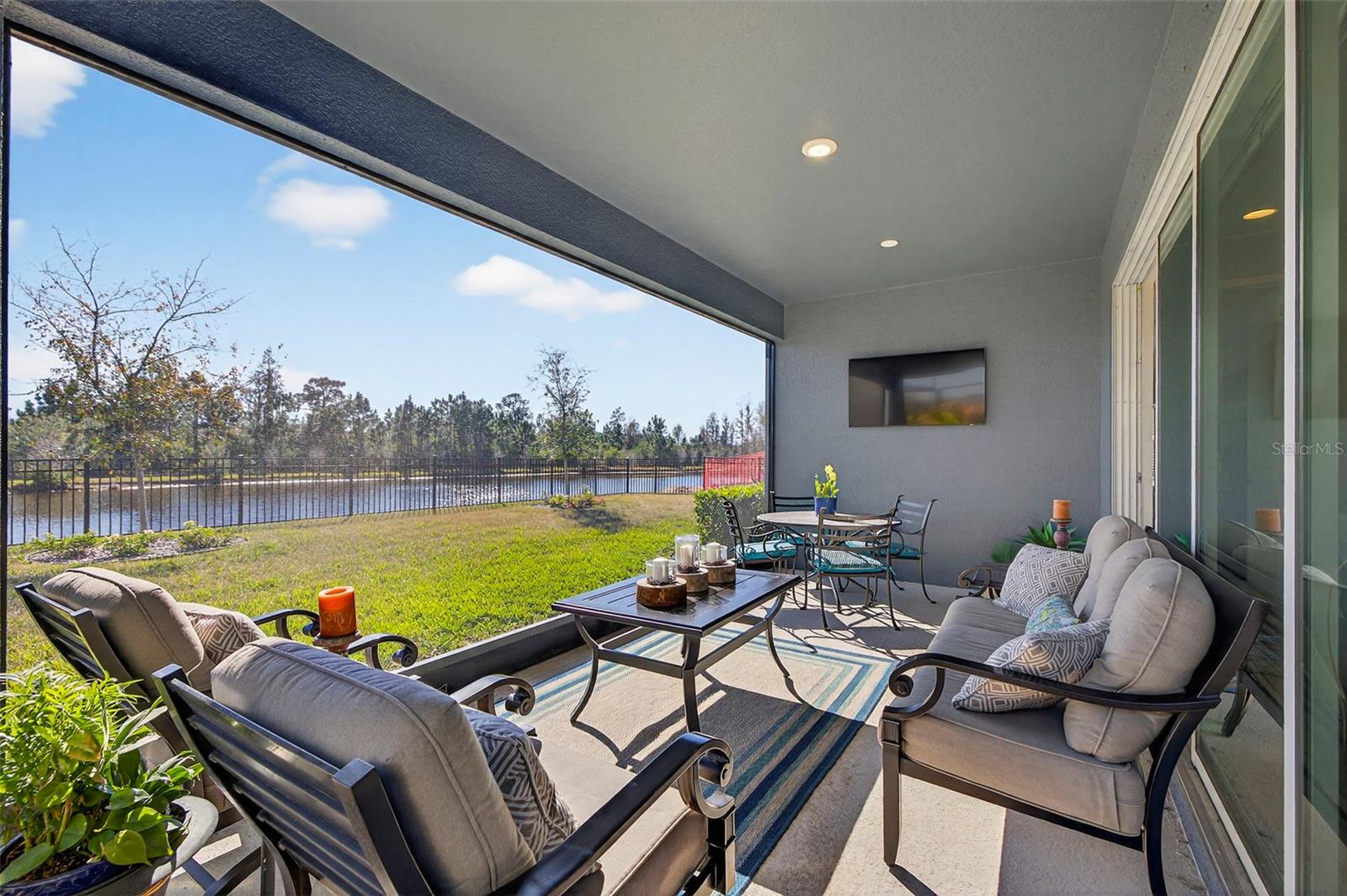 Screened in Panoramic Patio/Porch