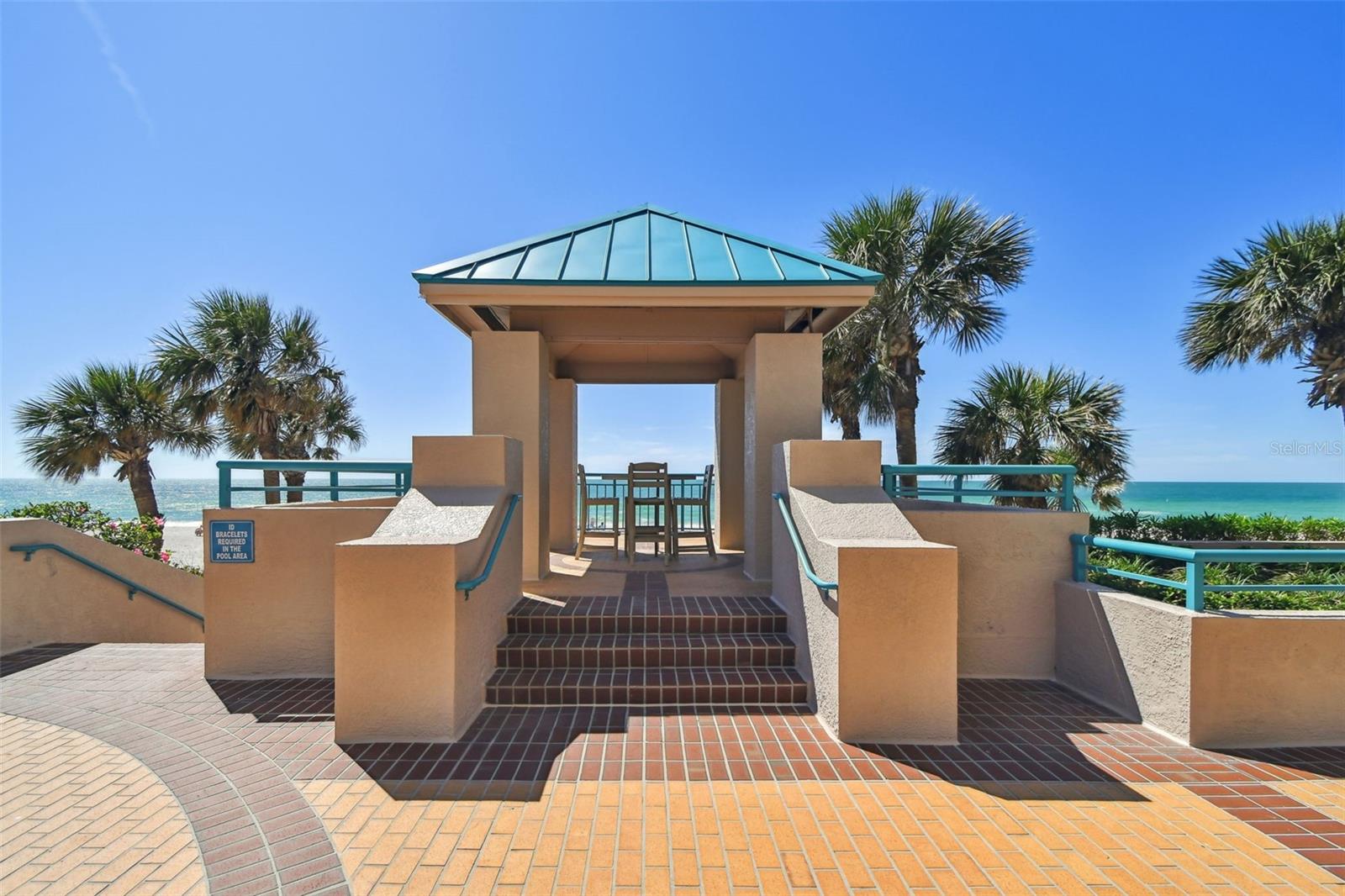 Community area featuring dining space overlooking Gulf-Great for sunset views!