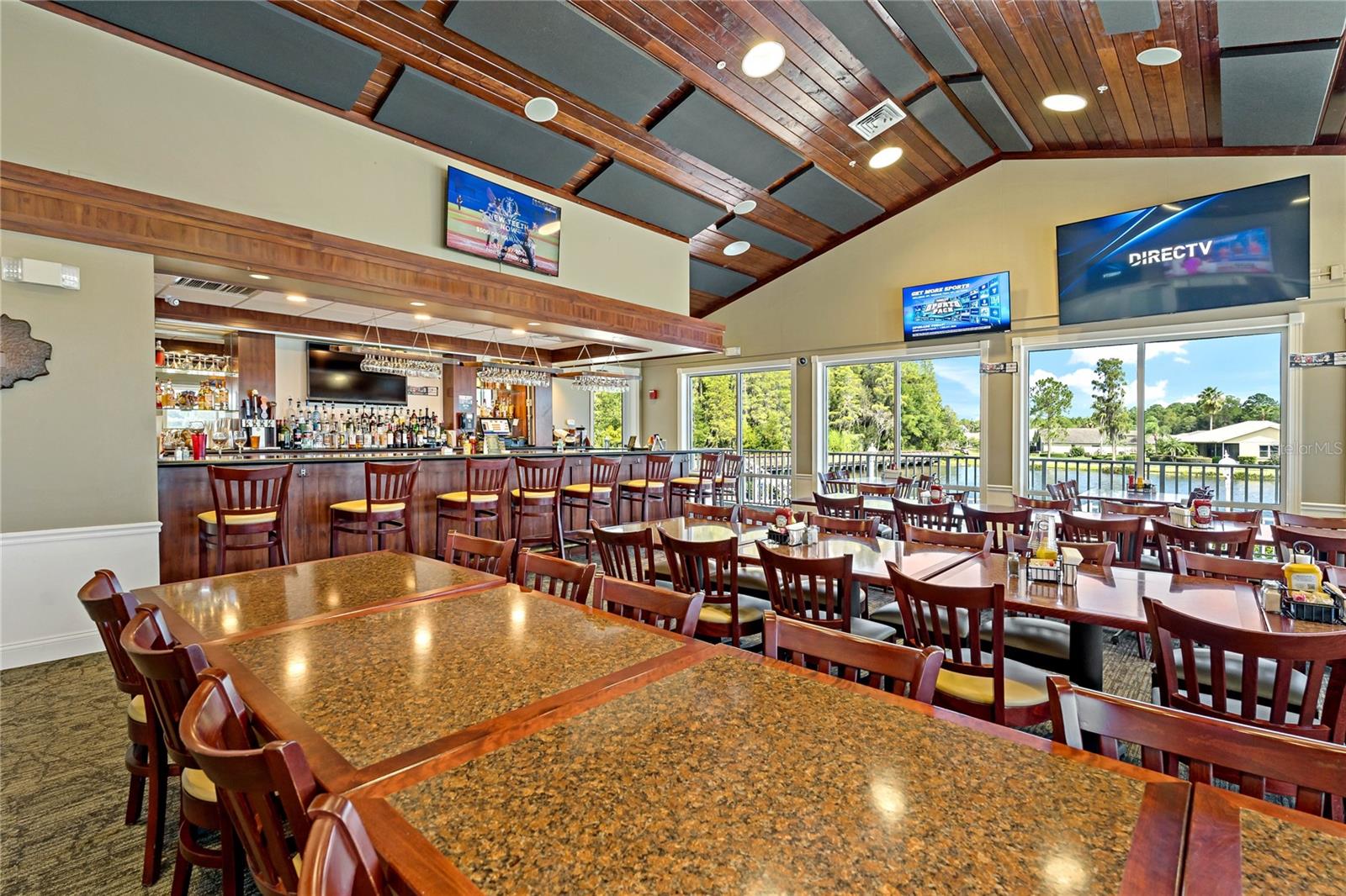 Club House Bar / Restaurant