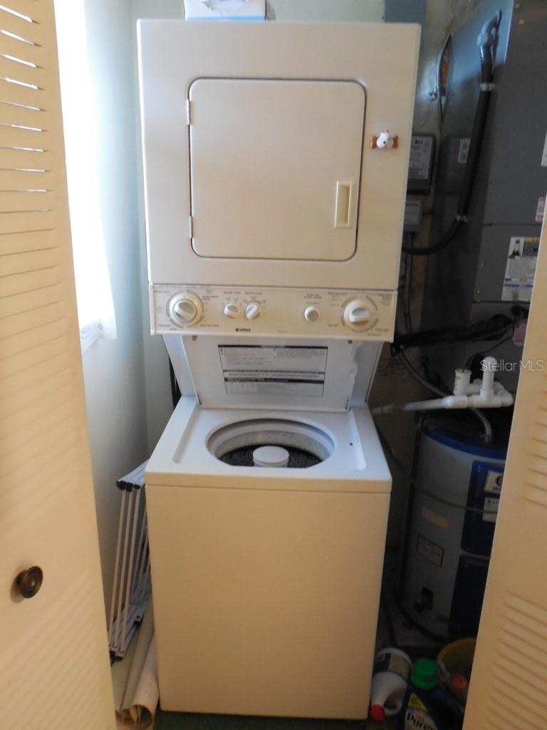 STACK WASHER AND DRYER