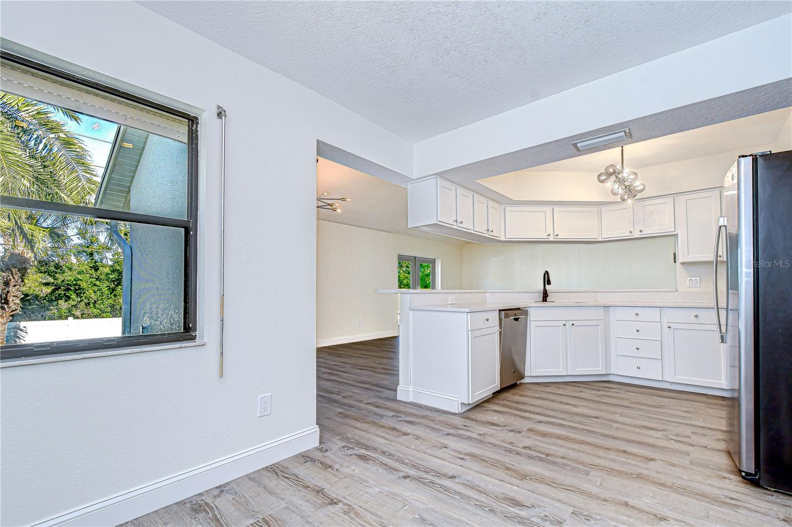 Kitchen/Breakfast Nook