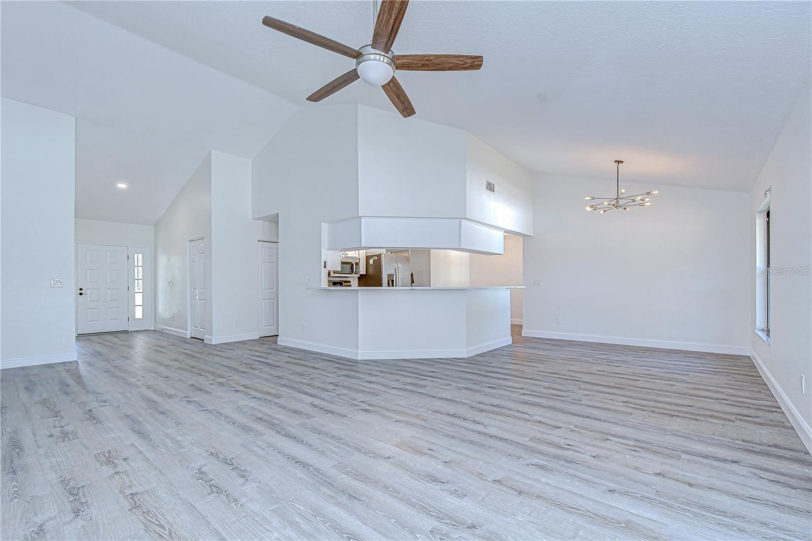 Living Room/Dining Area