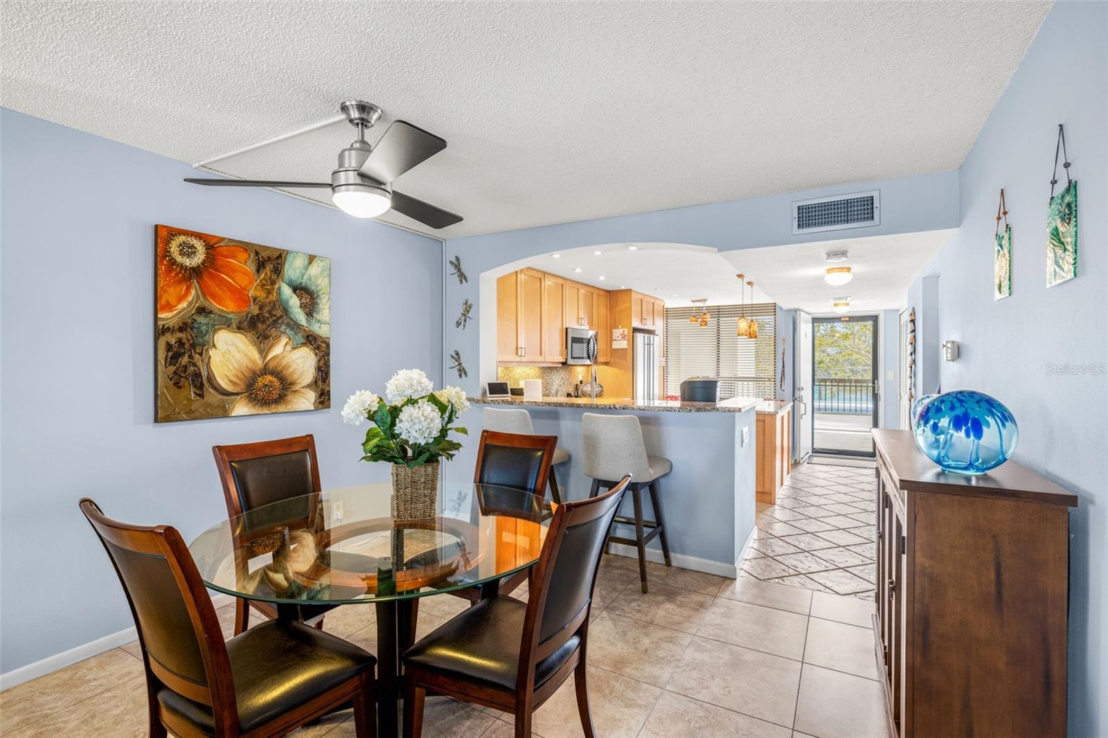 Dining area towards kitchen