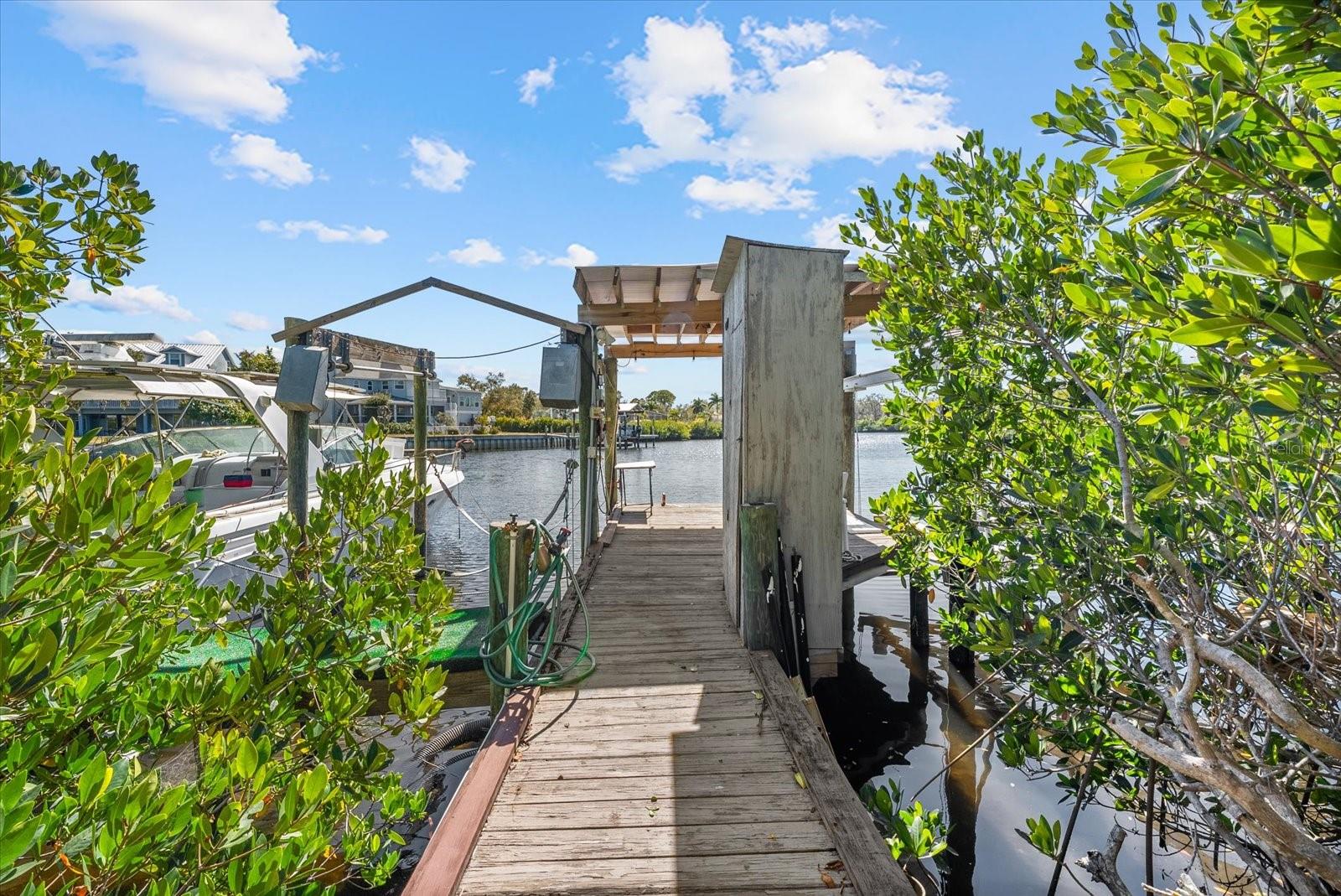 Private Dock with 2 lifts