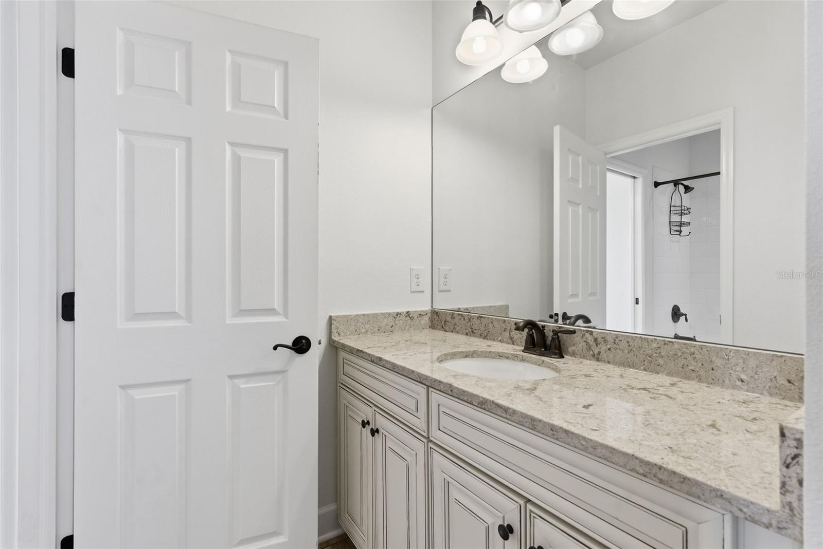 Jack and Jill Full Bathroom