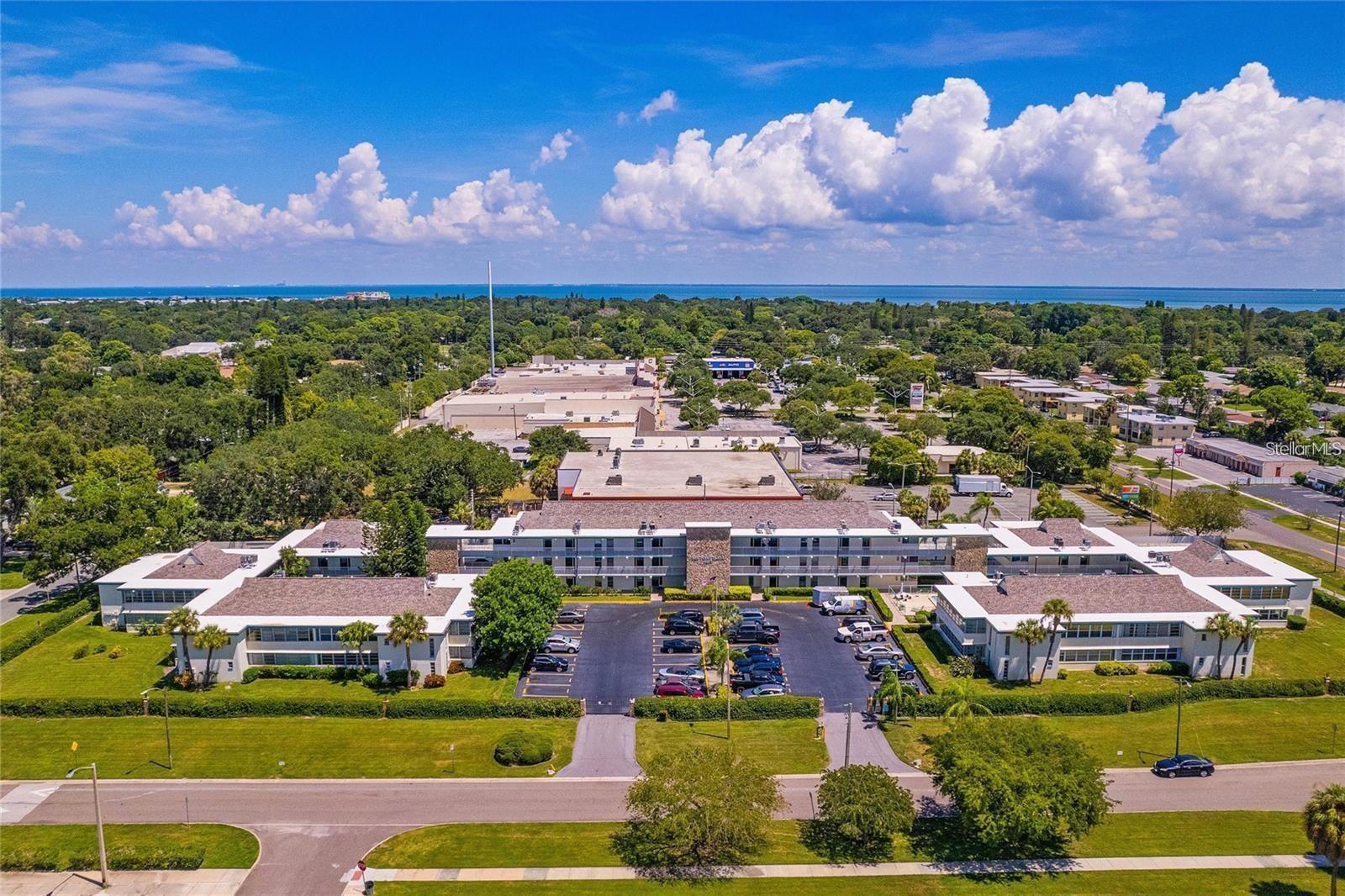 Well maintained complex.