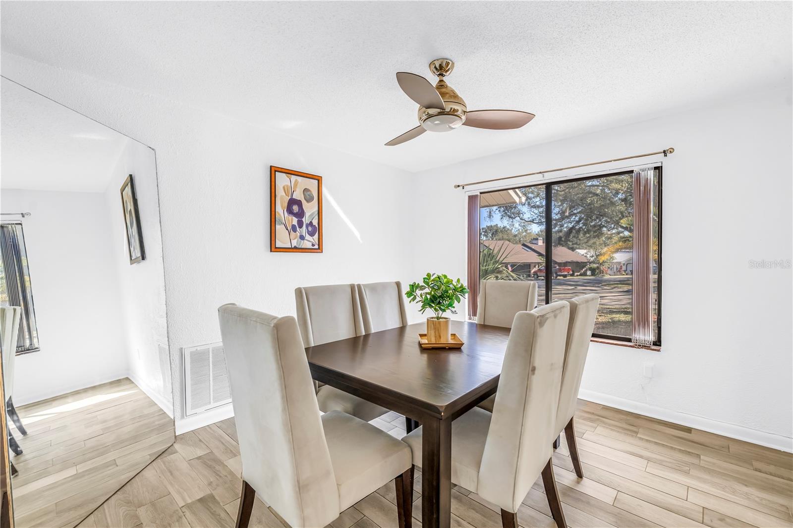 Formal dining/office space