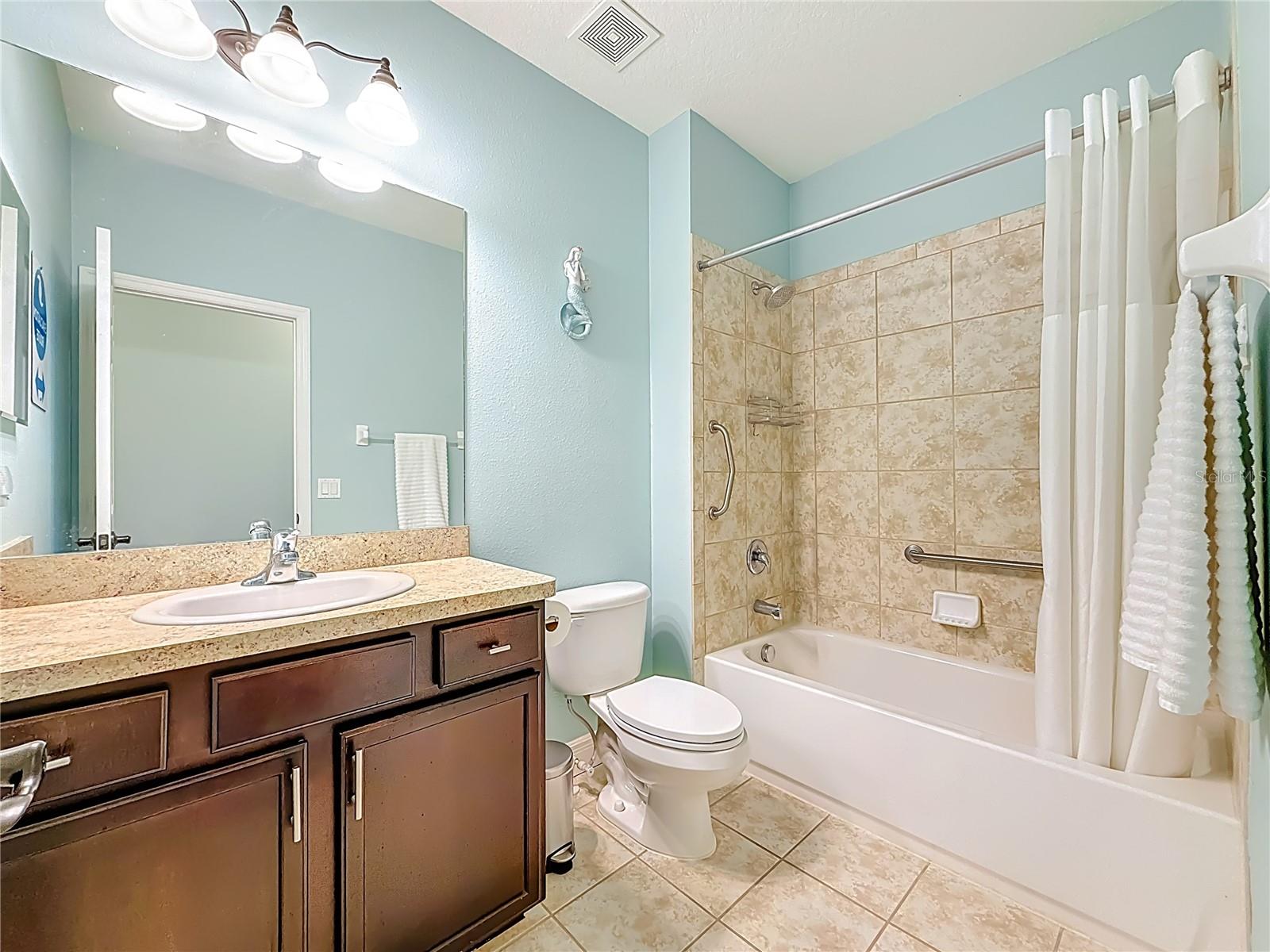 Second bath with tub /shower