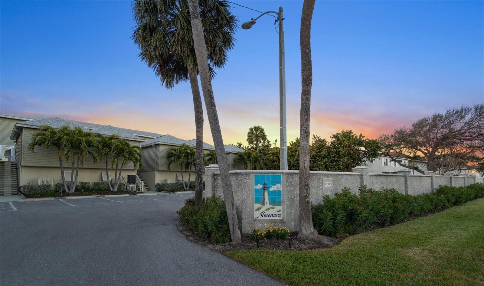 Small community of 10 units, Almenara is a very special place to enjoy as a permanent or secondo home.