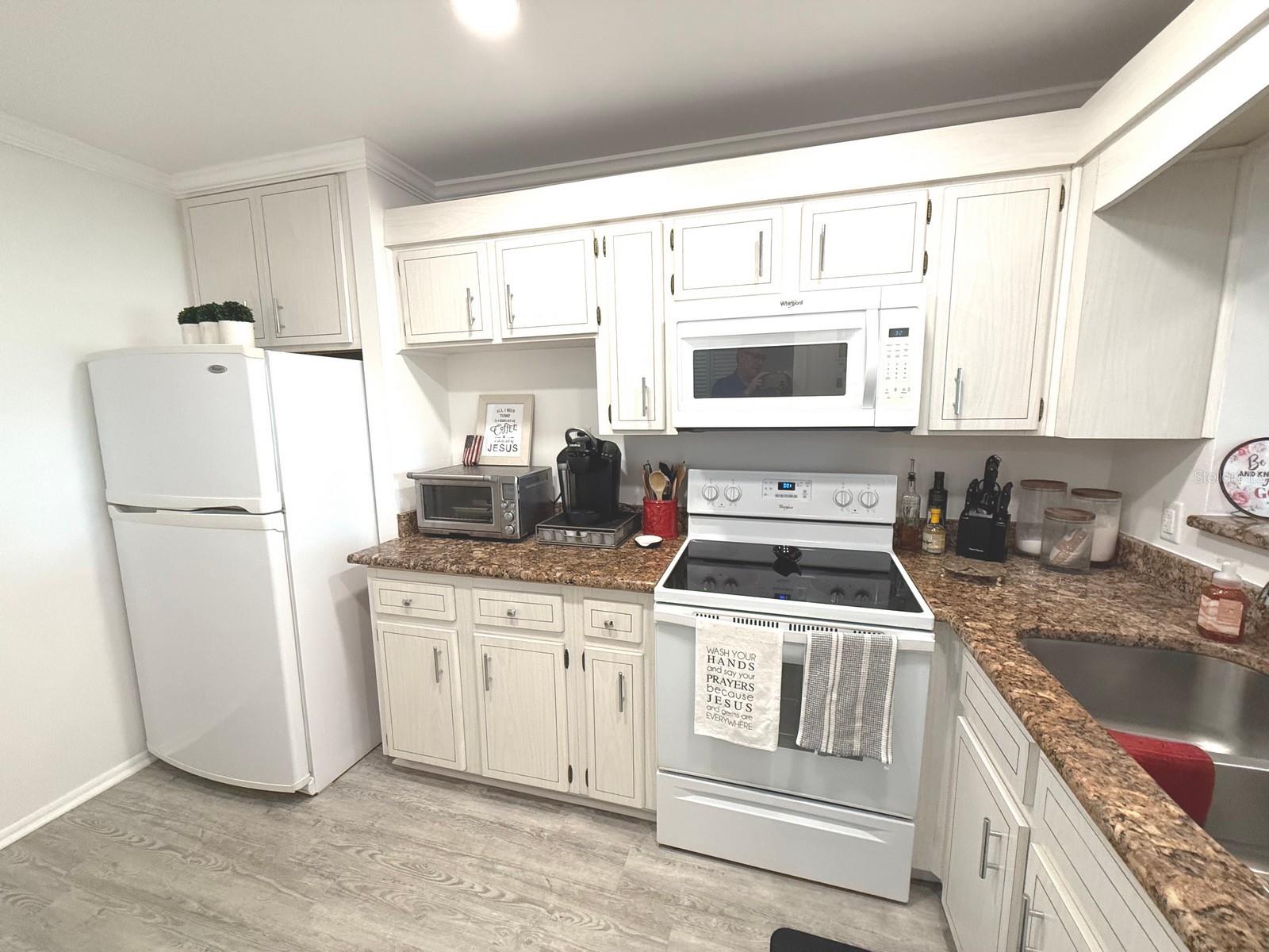 Kitchen with Granite