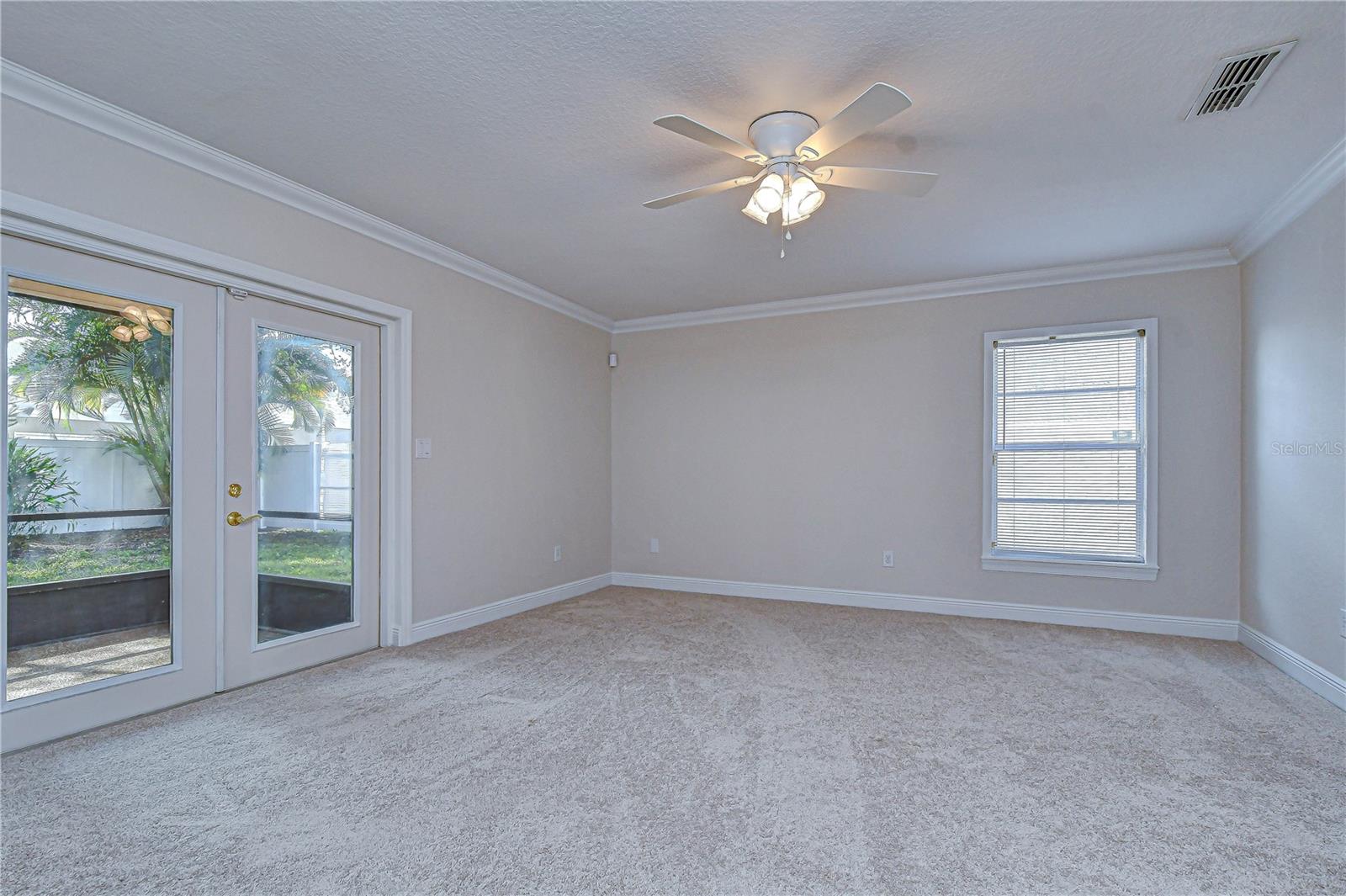 Main Flr Primary Bed